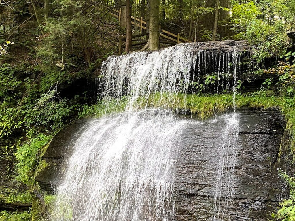 Discover the Majestic Beauty of Buttermilk Falls
