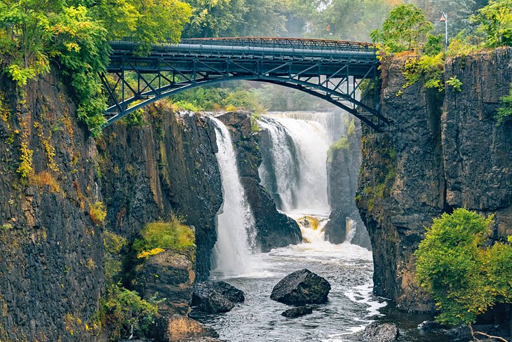 The Ultimate Waterfall Adventure in Northern New Jersey: Chasing Waterfalls Guide